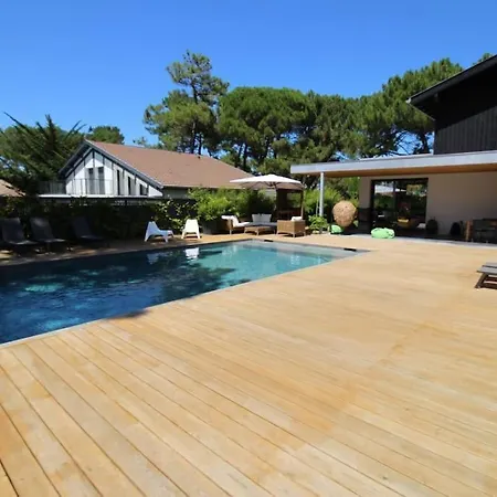 - A Pieds - Climatisee Piscine - Apartament