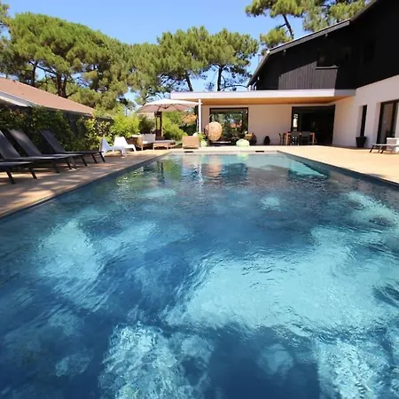 Apartament - A Pieds - Climatisee Piscine -
