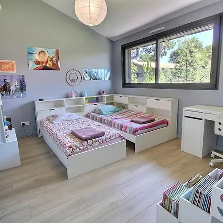 - A Pieds - Climatisee Piscine - Apartament