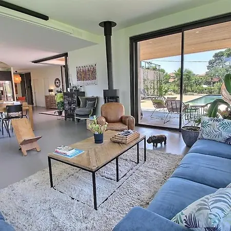 Apartament - A Pieds - Climatisee Piscine - *